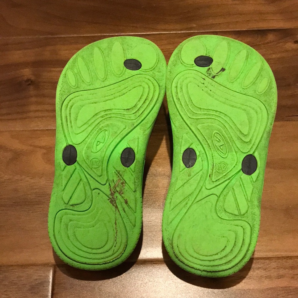 Flip Flops - Picture 3 of 3